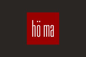 Logo von Hö Ma Logo von hö ma auf rotem Hintergrund mit weißer Schrift.